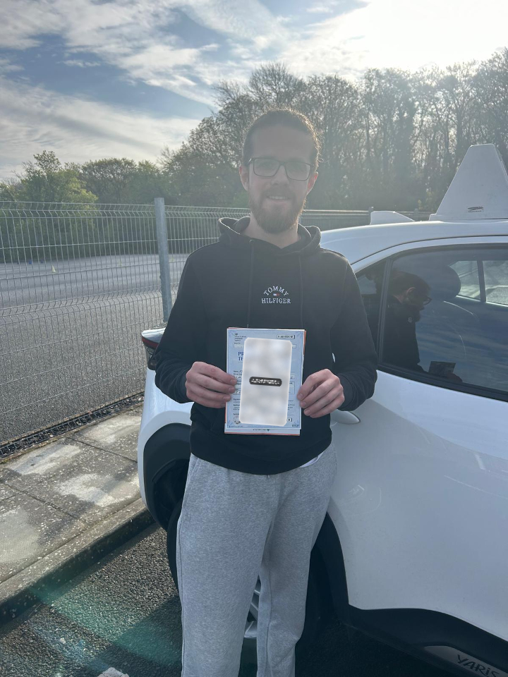 Passed learner holding a privacy-protected practical driving test certificate